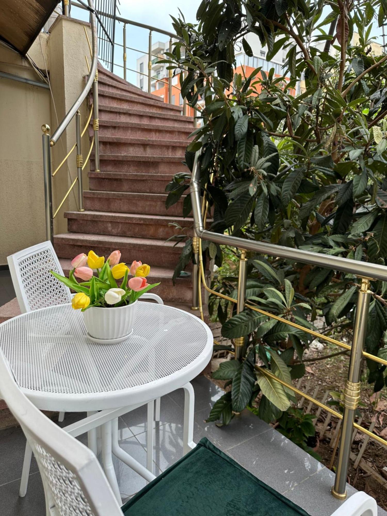 Fun House Serenity Apartamento Tirana Exterior foto