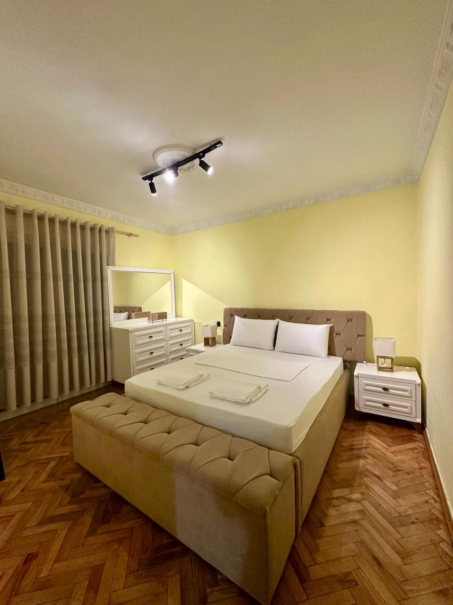 Fun House Serenity Apartamento Tirana Exterior foto